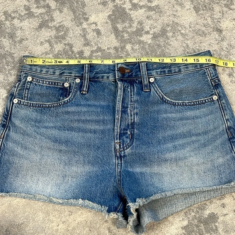 Madewell Relaxed Denim Shorts Button Fly Cut Off Cheeky Split Hem Sz 29